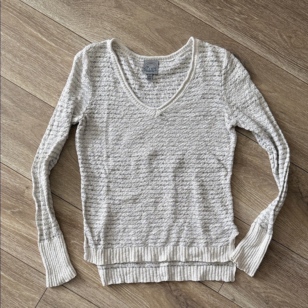 Lightweight V-Neck Sweater - Cream